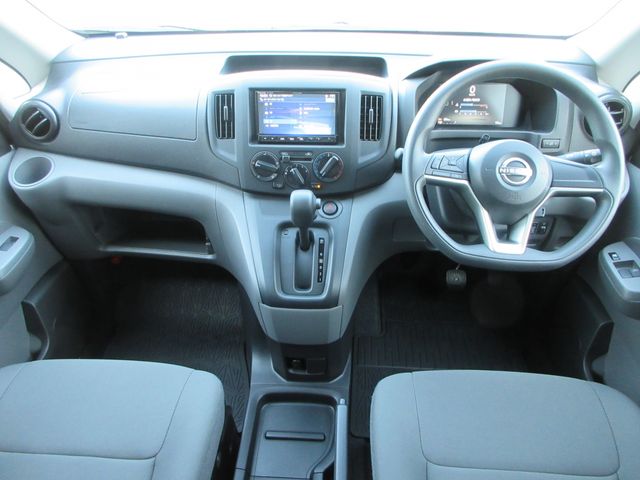 Mazda Bongo front view