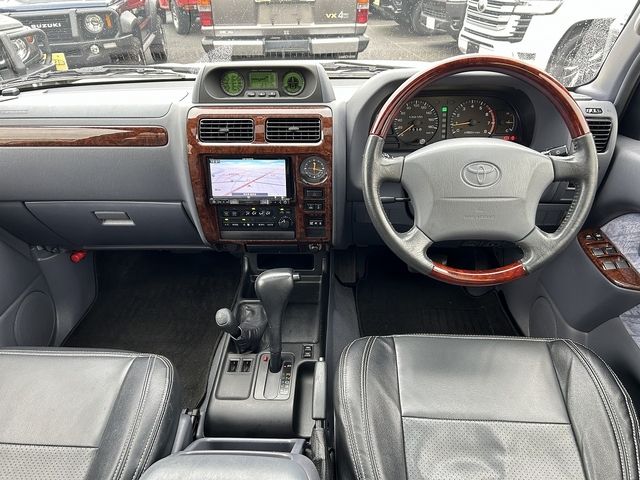 Mazda Bongo front view