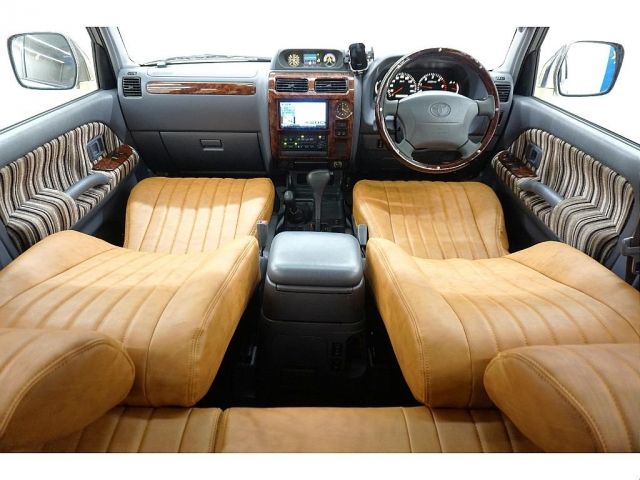 Mazda Bongo front view