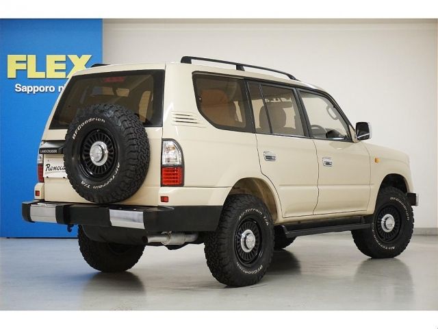 Mazda Bongo rear view