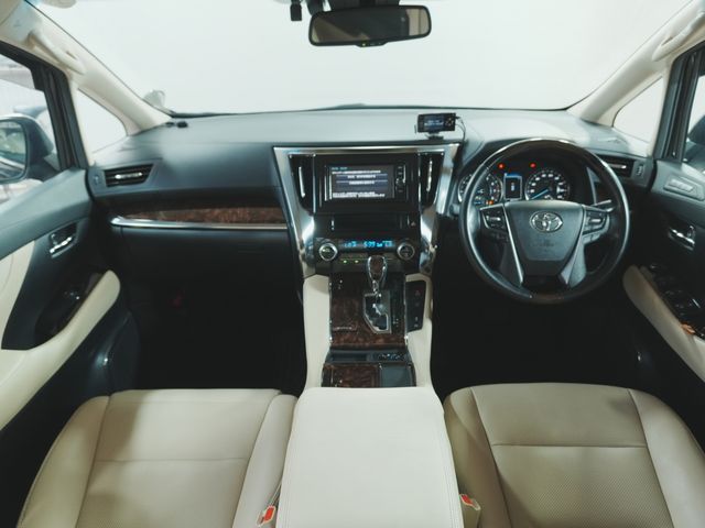 Mazda Bongo front view