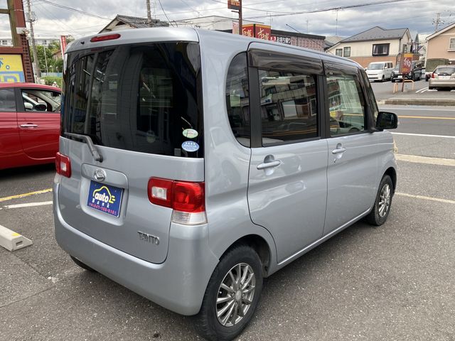 Mazda Bongo rear view