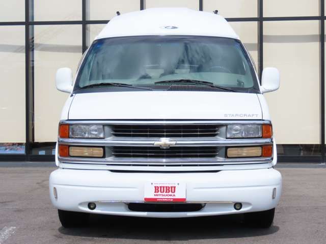 Mazda Bongo front view