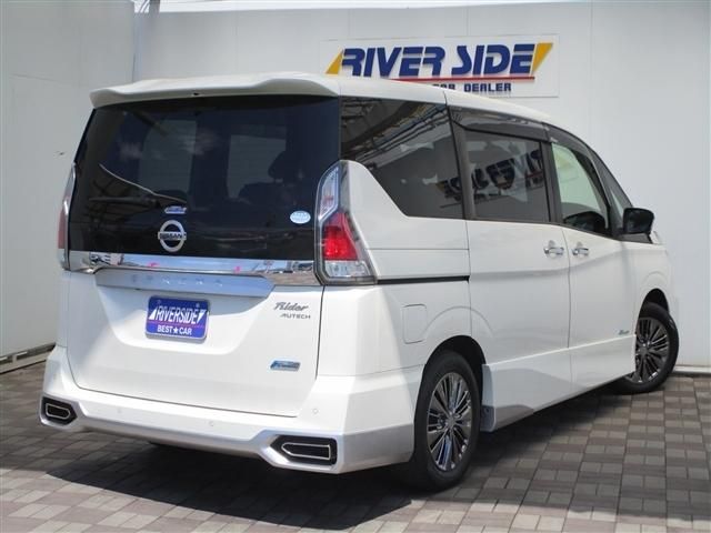 Mazda Bongo rear view