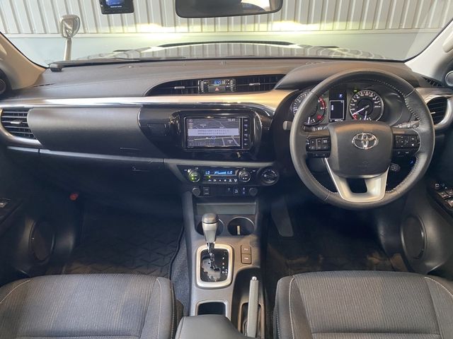 Mazda Bongo front view