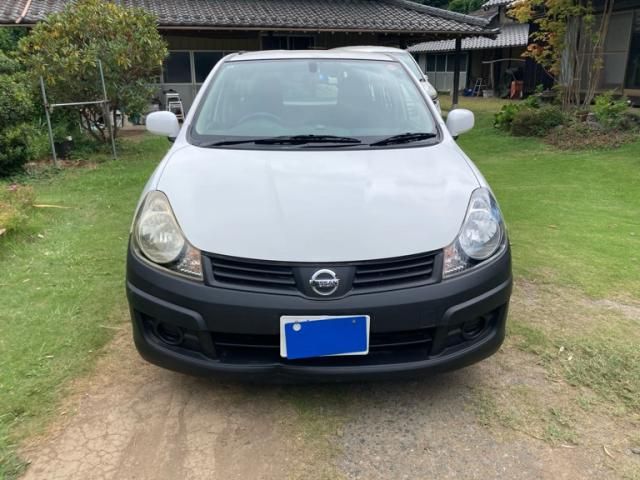Mazda Bongo front view