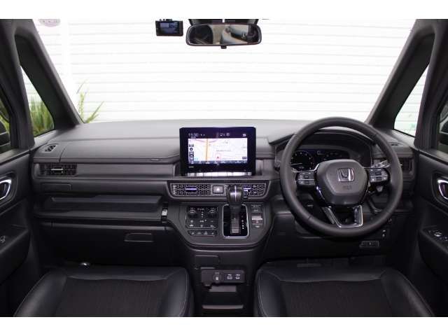 Mazda Bongo front view