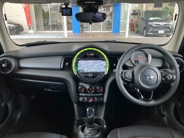 Mazda Bongo front view