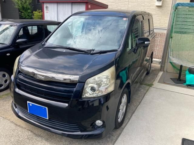 Mazda Bongo rear view