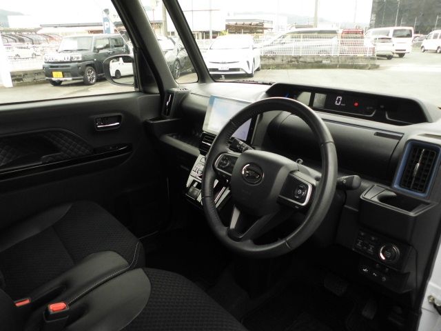 Mazda Bongo front view