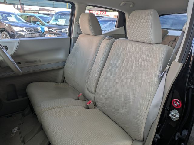 Mazda Bongo rear view
