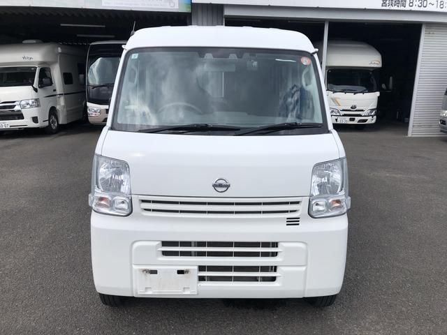 Mazda Bongo front view