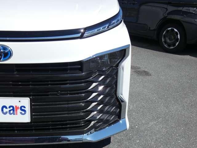 Mazda Bongo front view