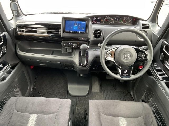 Mazda Bongo front view