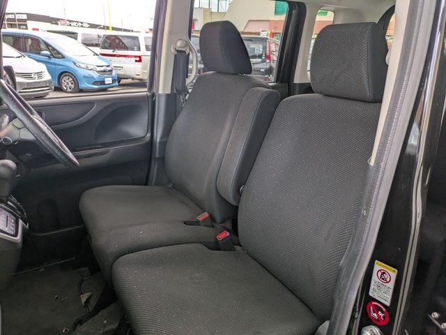Mazda Bongo rear view