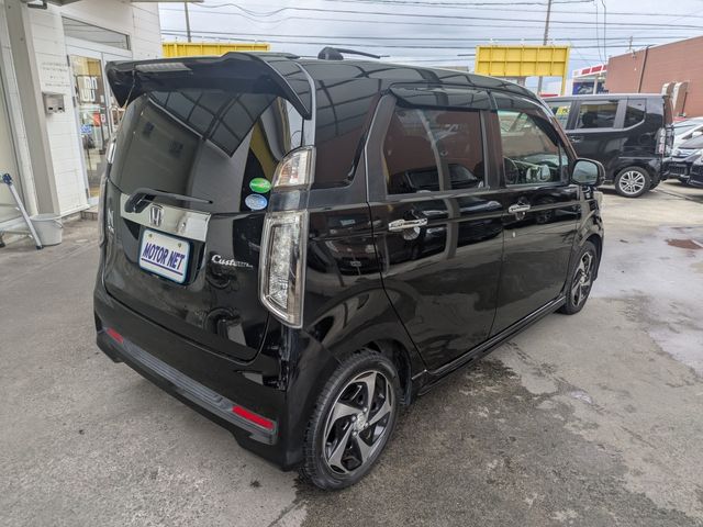 Mazda Bongo front view