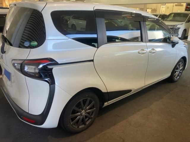 Mazda Bongo rear view