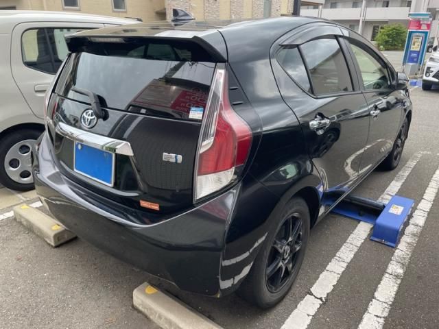 Mazda Bongo rear view