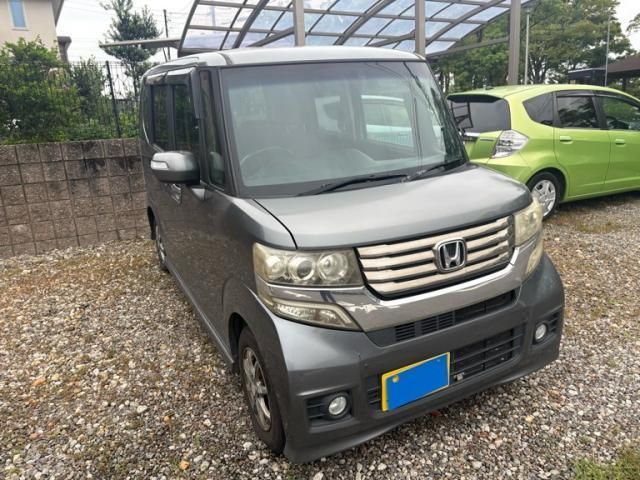 Mazda Bongo front view