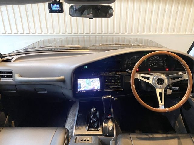 Mazda Bongo front view