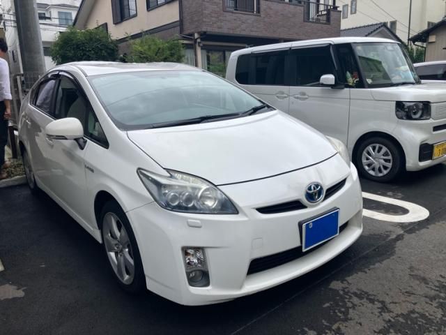 Mazda Bongo front view