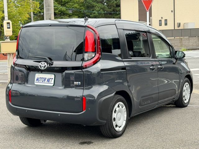 Mazda Bongo front view