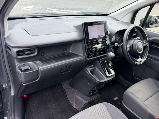 Mazda Bongo rear view
