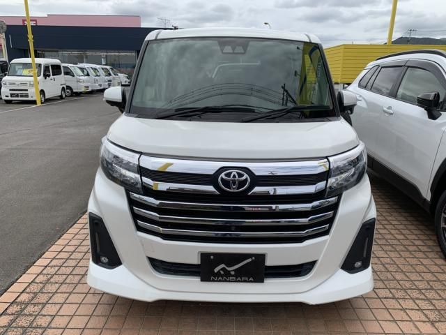 Mazda Bongo front view