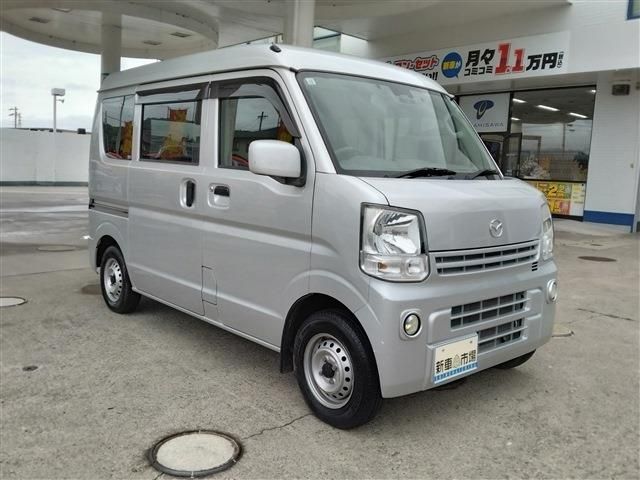 Mazda Bongo rear view