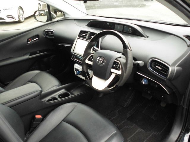 Mazda Bongo front view