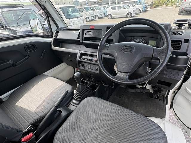 Mazda Bongo front view