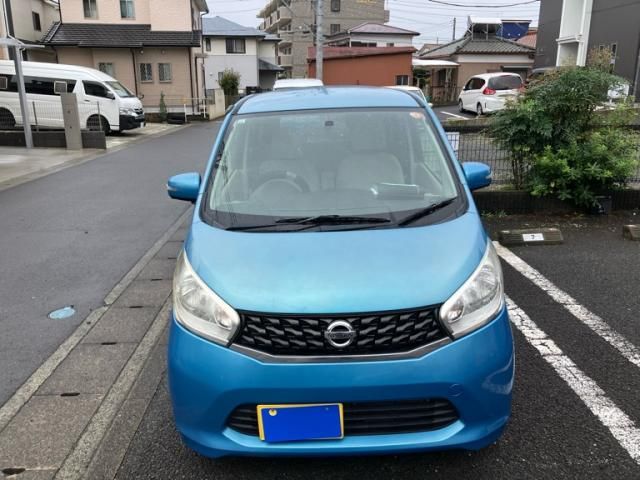 Mazda Bongo front view