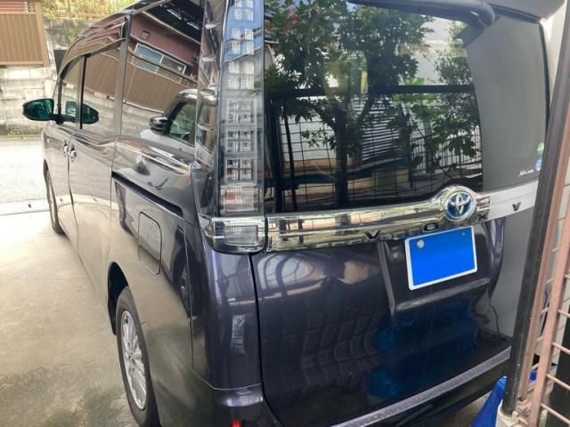 Mazda Bongo rear view