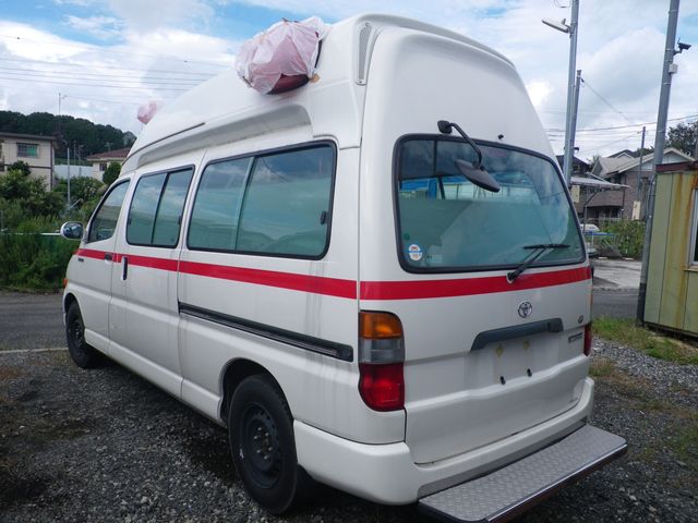 Mazda Bongo front view