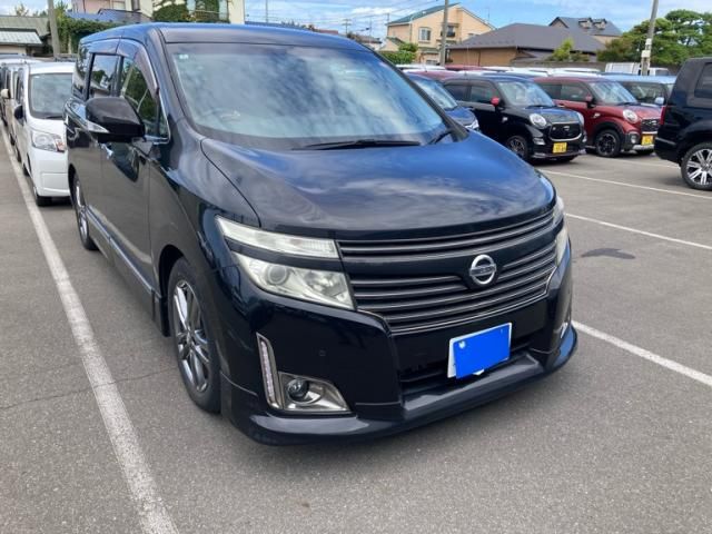 Mazda Bongo front view