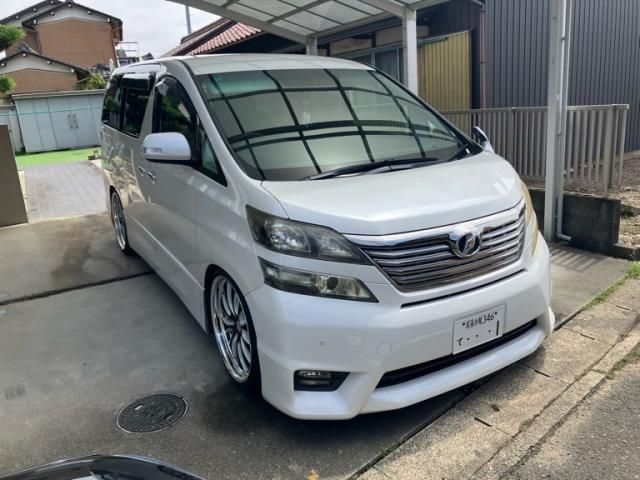 Mazda Bongo front view