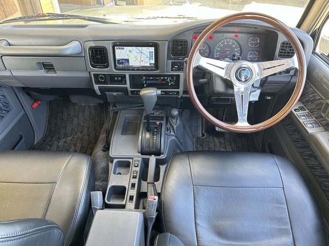 Mazda Bongo front view