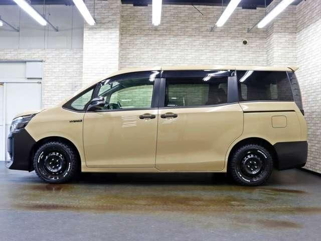 Mazda Bongo front view