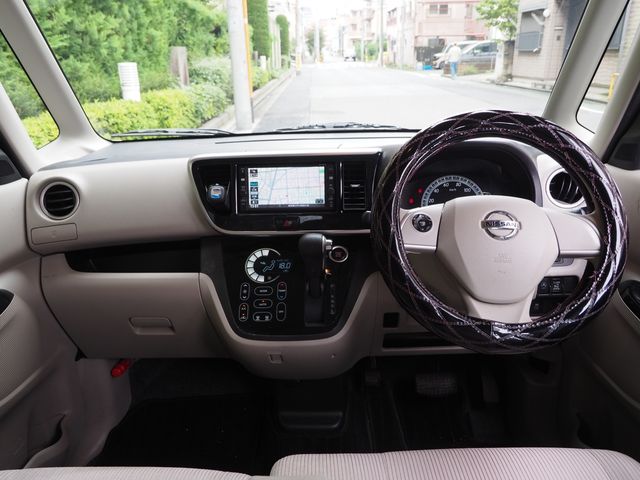 Mazda Bongo front view