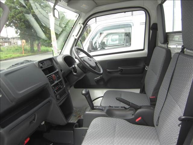 Mazda Bongo front view