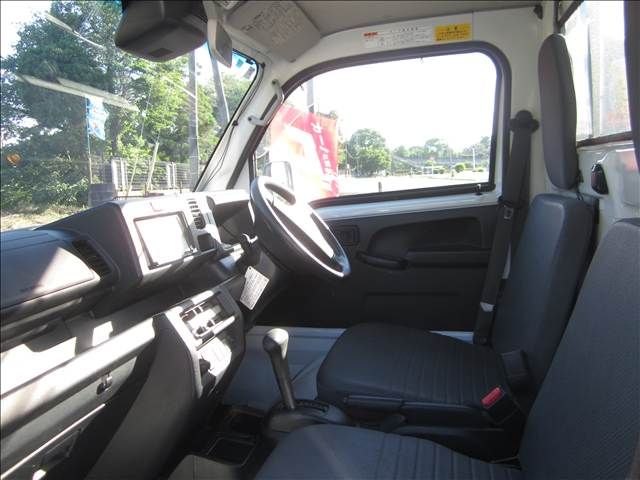 Mazda Bongo front view