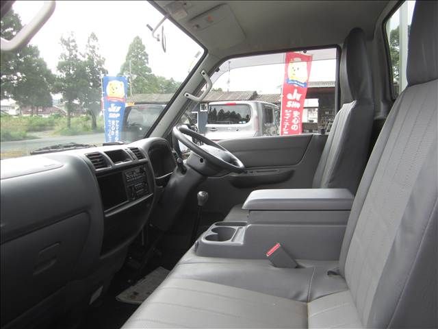 Mazda Bongo front view