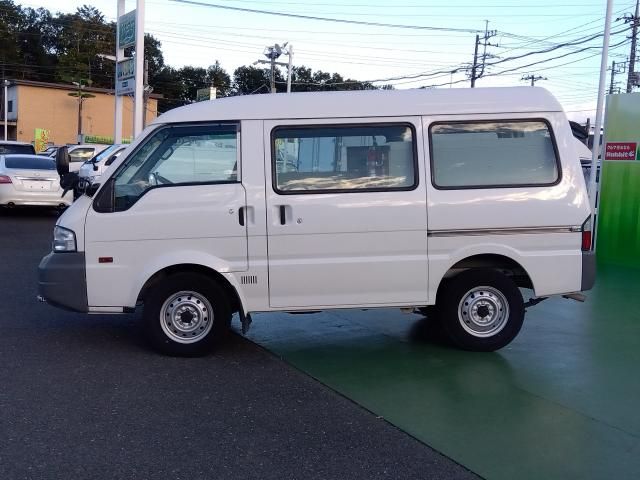 Mazda Bongo front view