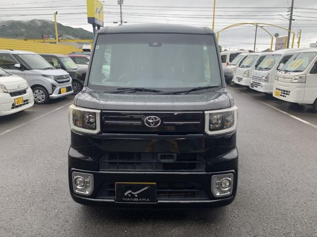 Mazda Bongo front view