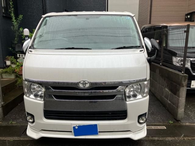 Mazda Bongo front view