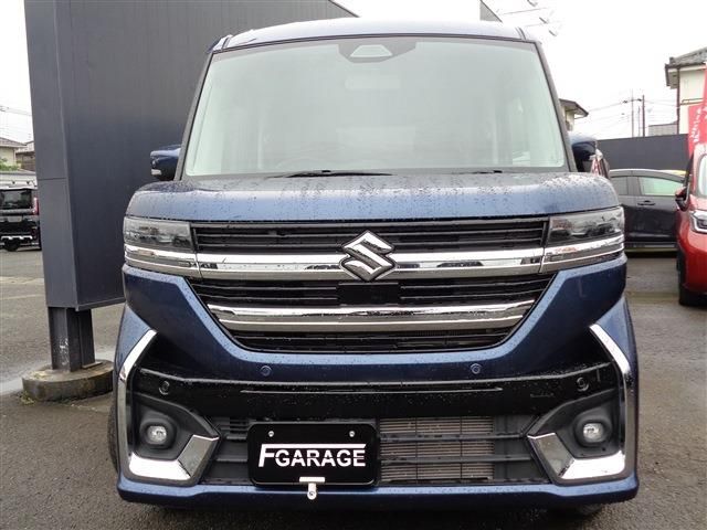 Mazda Bongo front view