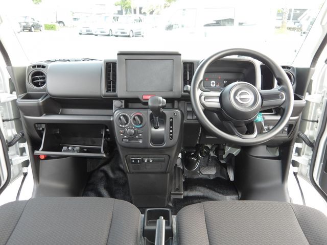 Mazda Bongo front view