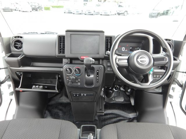 Mazda Bongo front view