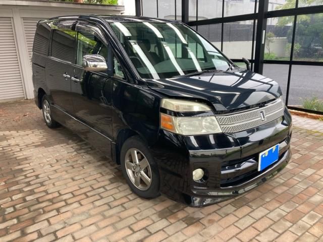 Mazda Bongo front view