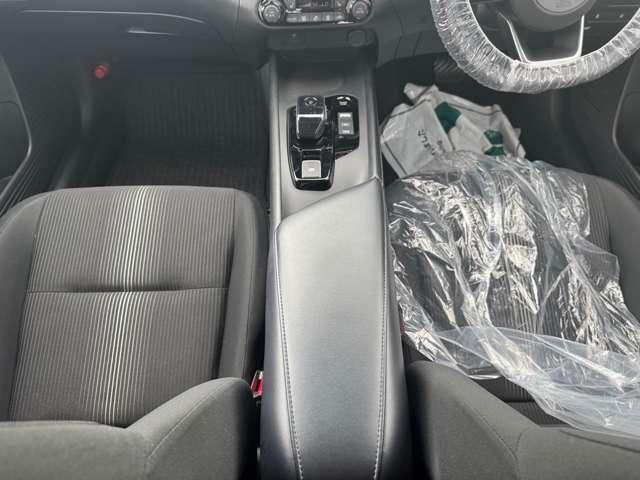 Mazda Bongo front view